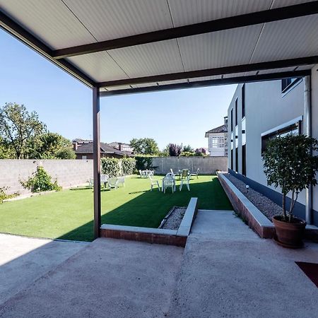 Albergue Santiago 15 Monforte Monforte De Lemos Dış mekan fotoğraf