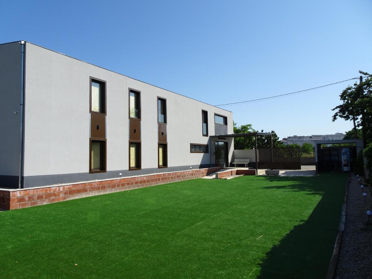 Albergue Santiago 15 Monforte Monforte De Lemos Dış mekan fotoğraf