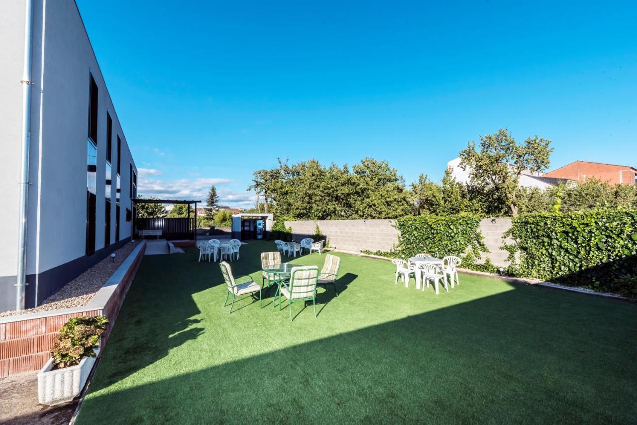 Albergue Santiago 15 Monforte Monforte De Lemos Dış mekan fotoğraf